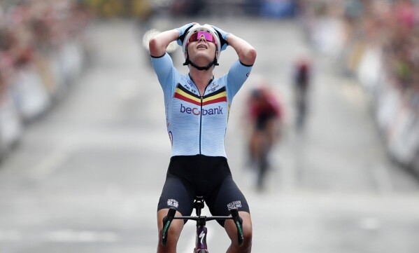Kopecky makes it a trifecta of world title gold medals with her